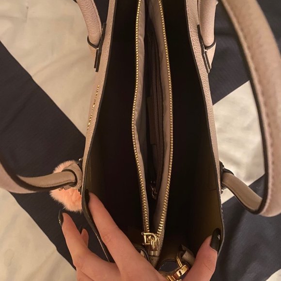 Micheal Kors Crossbody bag - Picture 3 of 3